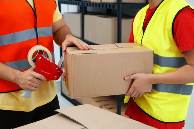Shipping Service vs. Forwarder: What's the Difference?